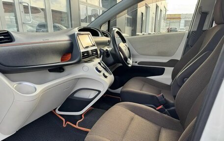 Toyota Sienta II, 2016 год, 1 300 000 рублей, 13 фотография