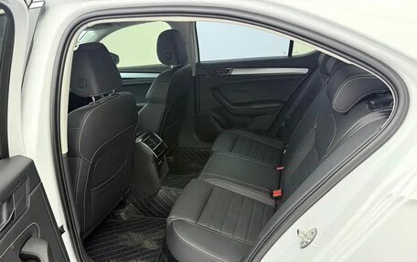 Skoda Superb III рестайлинг, 2023 год, 1 800 000 рублей, 12 фотография