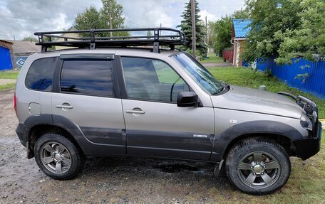 Chevrolet Niva I рестайлинг, 2017 год, 795 000 рублей, 12 фотография