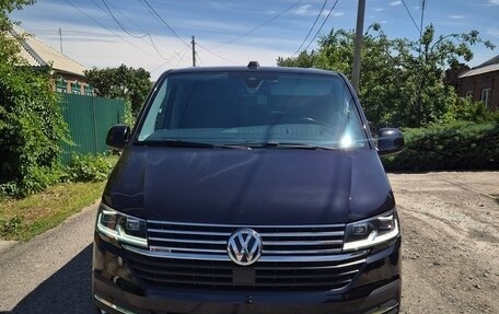 Volkswagen Multivan T6 рестайлинг, 2020 год, 5 800 000 рублей, 2 фотография