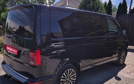 Volkswagen Multivan T6 рестайлинг, 2020 год, 5 800 000 рублей, 7 фотография