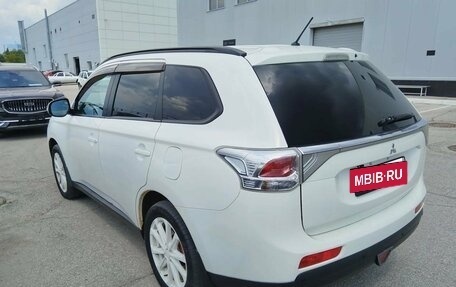 Mitsubishi Outlander III рестайлинг 3, 2012 год, 1 155 000 рублей, 2 фотография