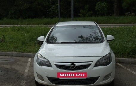 Opel Astra J, 2011 год, 520 000 рублей, 2 фотография
