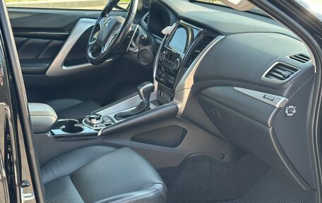 Mitsubishi Pajero Sport III рестайлинг, 2019 год, 3 500 000 рублей, 12 фотография