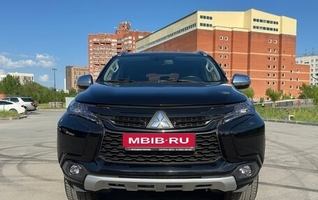 Mitsubishi Pajero Sport III рестайлинг, 2019 год, 3 500 000 рублей, 6 фотография