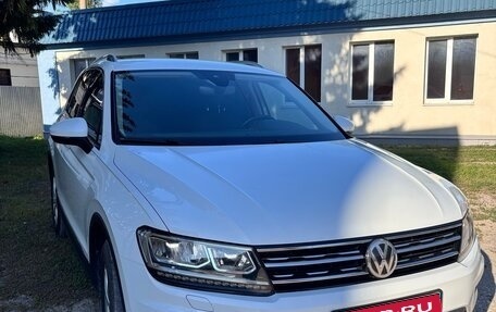 Volkswagen Tiguan II, 2018 год, 2 100 000 рублей, 1 фотография