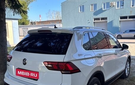 Volkswagen Tiguan II, 2018 год, 2 100 000 рублей, 2 фотография