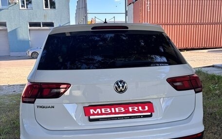 Volkswagen Tiguan II, 2018 год, 2 100 000 рублей, 4 фотография