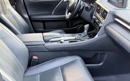 Lexus RX IV рестайлинг, 2020 год, 5 450 000 рублей, 4 фотография
