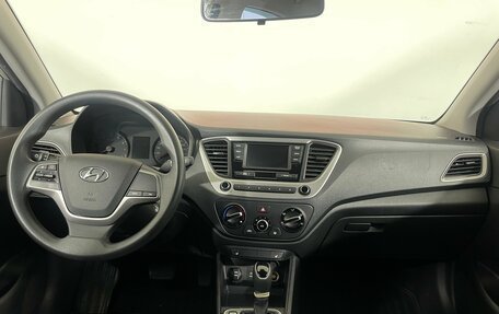 Hyundai Solaris II рестайлинг, 2018 год, 1 370 000 рублей, 11 фотография