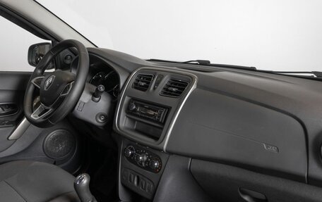 Renault Logan II, 2019 год, 874 700 рублей, 7 фотография