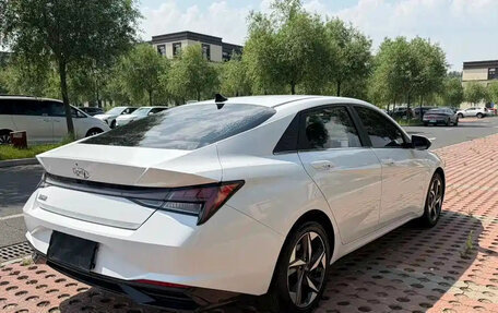 Hyundai Elantra, 2023 год, 1 200 000 рублей, 4 фотография