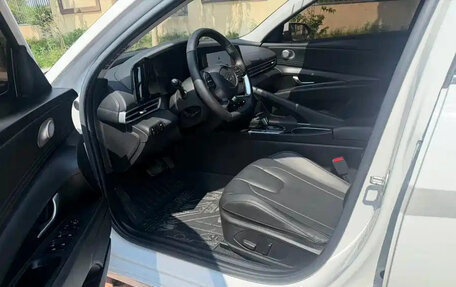 Hyundai Elantra, 2023 год, 1 200 000 рублей, 8 фотография