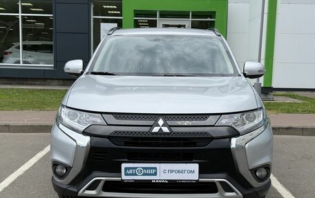 Mitsubishi Outlander III рестайлинг 3, 2022 год, 2 399 000 рублей, 2 фотография