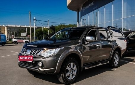 Mitsubishi L200 IV рестайлинг, 2016 год, 1 950 000 рублей, 2 фотография