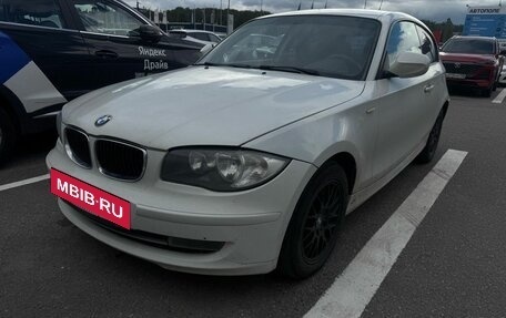BMW 1 серия, 2010 год, 595 000 рублей, 2 фотография
