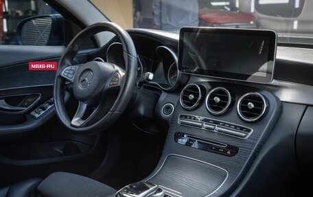 Mercedes-Benz C-Класс, 2017 год, 1 850 000 рублей, 14 фотография