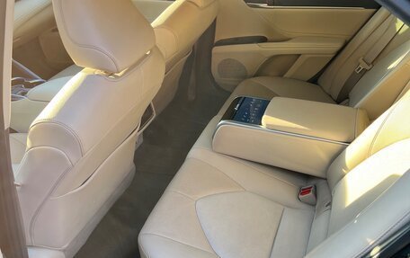 Toyota Camry, 2019 год, 2 600 000 рублей, 4 фотография