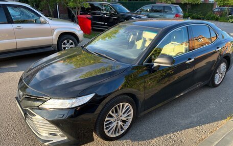 Toyota Camry, 2019 год, 2 600 000 рублей, 6 фотография