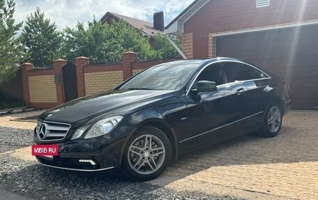Mercedes-Benz E-Класс, 2010 год, 1 250 000 рублей, 3 фотография
