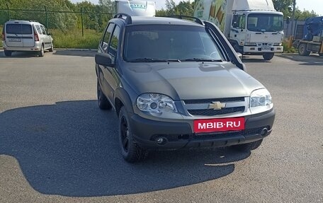 Chevrolet Niva I рестайлинг, 2016 год, 720 000 рублей, 2 фотография