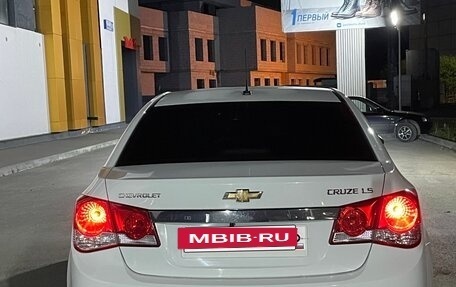 Chevrolet Cruze II, 2012 год, 820 000 рублей, 4 фотография