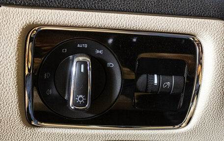 Skoda Superb III рестайлинг, 2011 год, 959 000 рублей, 10 фотография