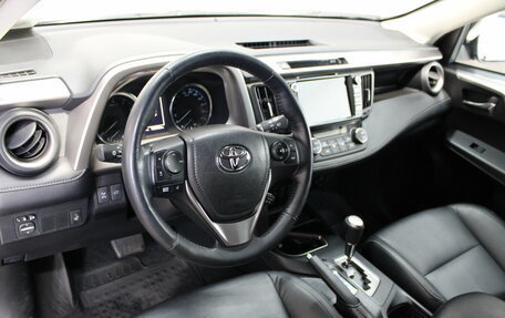 Toyota RAV4, 2019 год, 2 725 000 рублей, 10 фотография