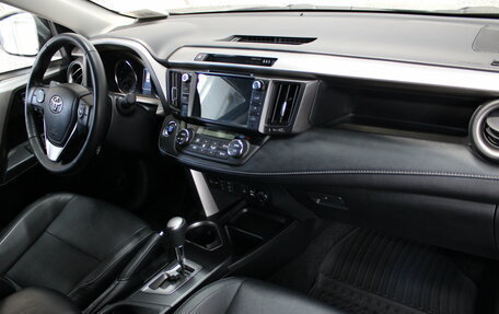 Toyota RAV4, 2019 год, 2 725 000 рублей, 11 фотография