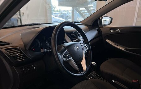 Hyundai Solaris II рестайлинг, 2012 год, 720 000 рублей, 23 фотография
