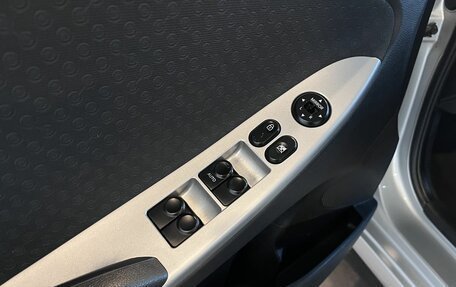 Hyundai Solaris II рестайлинг, 2012 год, 720 000 рублей, 22 фотография