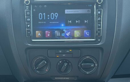 Volkswagen Jetta VI, 2013 год, 967 000 рублей, 14 фотография