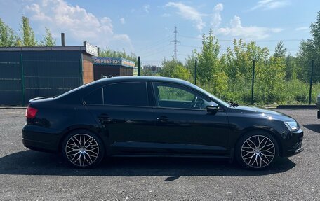 Volkswagen Jetta VI, 2013 год, 967 000 рублей, 3 фотография