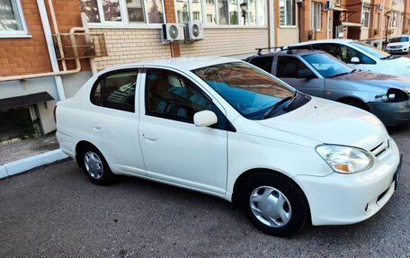 Toyota Platz, 2002 год, 409 000 рублей, 2 фотография