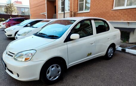 Toyota Platz, 2002 год, 409 000 рублей, 3 фотография