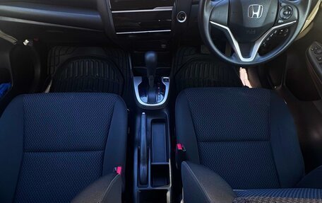 Honda Fit III, 2018 год, 1 250 000 рублей, 7 фотография