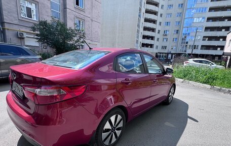 KIA Rio III рестайлинг, 2013 год, 1 000 000 рублей, 4 фотография
