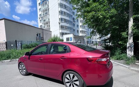 KIA Rio III рестайлинг, 2013 год, 1 000 000 рублей, 3 фотография