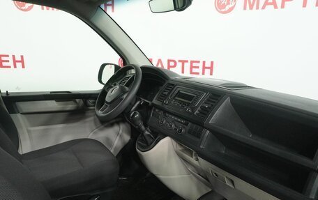 Volkswagen Caravelle T6 рестайлинг, 2017 год, 2 149 000 рублей, 8 фотография