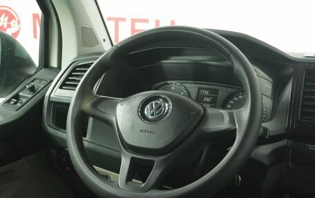 Volkswagen Caravelle T6 рестайлинг, 2017 год, 2 149 000 рублей, 14 фотография