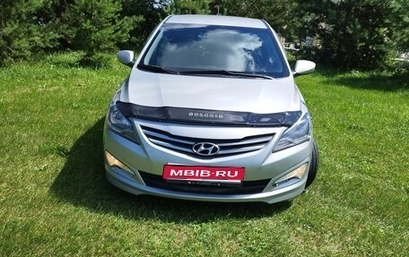 Hyundai Solaris II рестайлинг, 2016 год, 1 025 000 рублей, 1 фотография