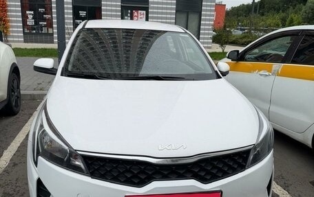 KIA Rio IV, 2021 год, 980 000 рублей, 1 фотография