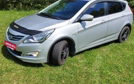 Hyundai Solaris II рестайлинг, 2016 год, 1 025 000 рублей, 2 фотография