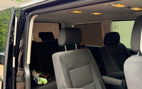 Volkswagen Multivan T6 рестайлинг, 2018 год, 3 700 000 рублей, 7 фотография