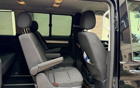 Volkswagen Multivan T6 рестайлинг, 2018 год, 3 700 000 рублей, 6 фотография