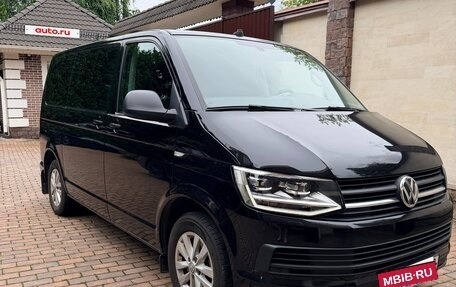 Volkswagen Multivan T6 рестайлинг, 2018 год, 3 700 000 рублей, 3 фотография