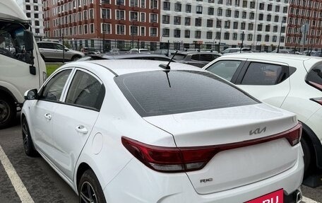 KIA Rio IV, 2021 год, 980 000 рублей, 4 фотография