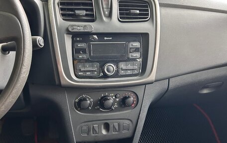 Renault Logan II, 2016 год, 425 000 рублей, 3 фотография