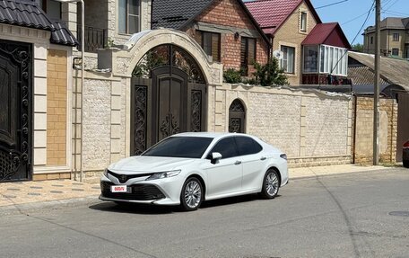 Toyota Camry, 2019 год, 2 850 000 рублей, 3 фотография