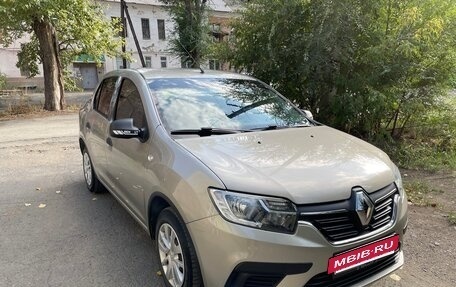 Renault Logan II, 2019 год, 850 000 рублей, 6 фотография